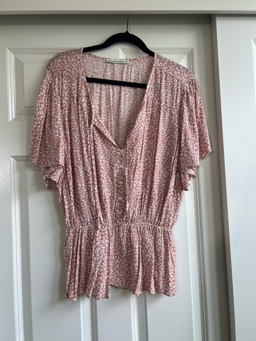 Abercrombie & Fitch Pink Floral Flutter-Sleeve Button Blouse